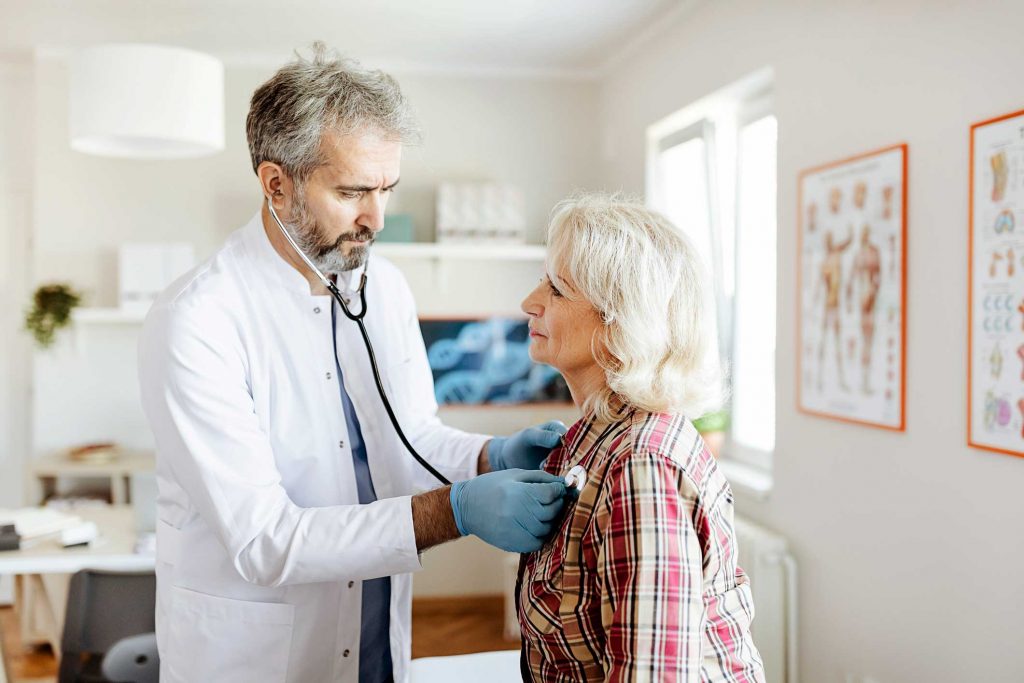 Patientin beim Arzt